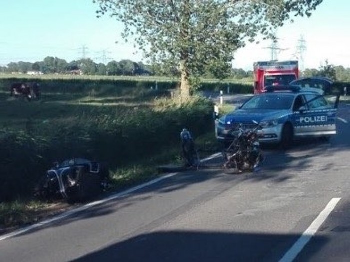 Habe auf dem Weg von Wilster nach Brokdorf die Kontrolle über mein Fahrzeug verloren und kollidierte mit dem Gegenverkehr. Mascha ist ein Totalschaden, ich bin zumindest mit dem Leben davongekommen.